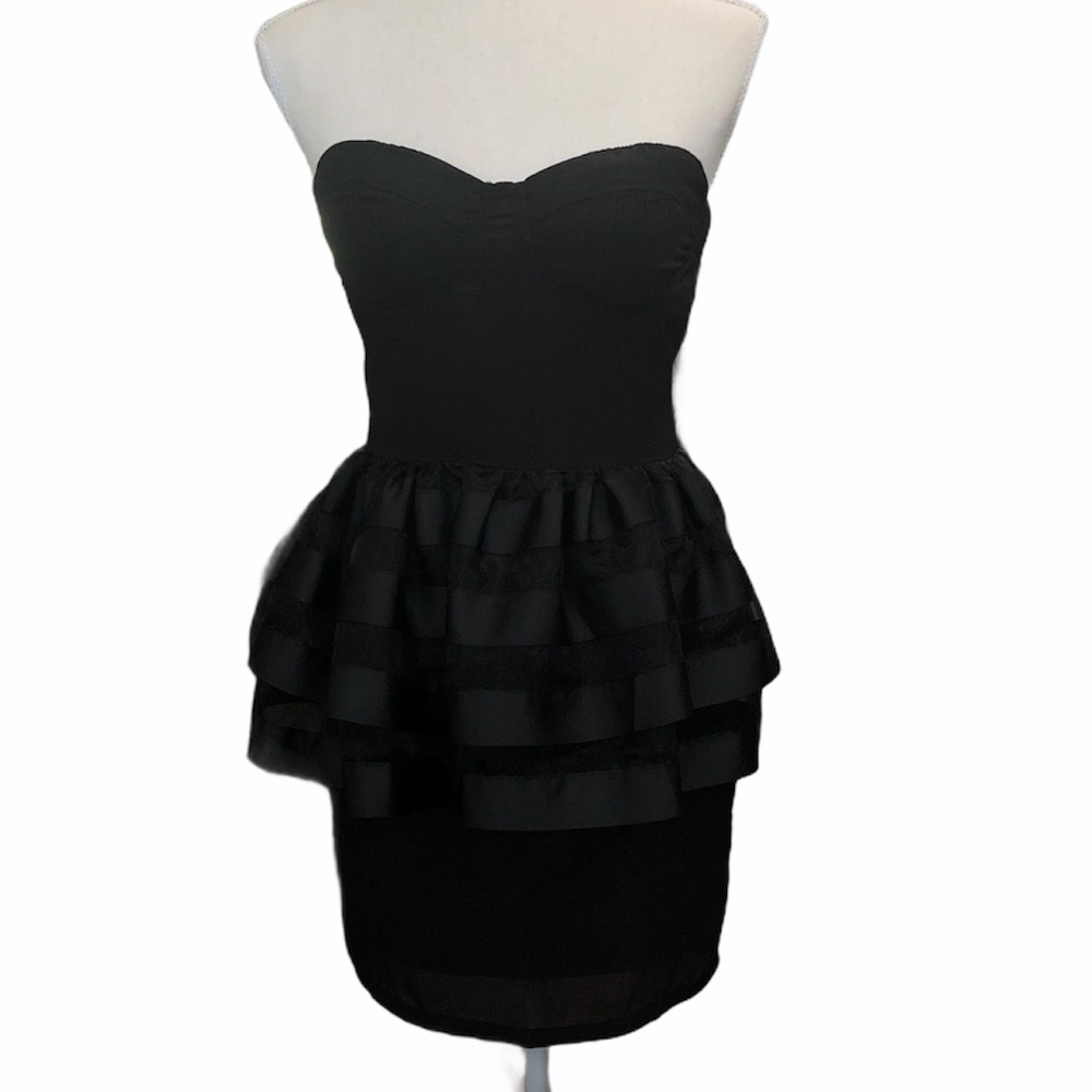 Foreign Exchange Mini Sweat Heart Peplum Rem Strap